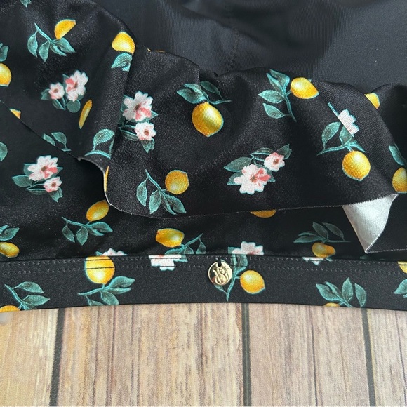 Victoria’s Secret Ruffled One Shoulder Lemon Bikini Top - Picture 5 of 8